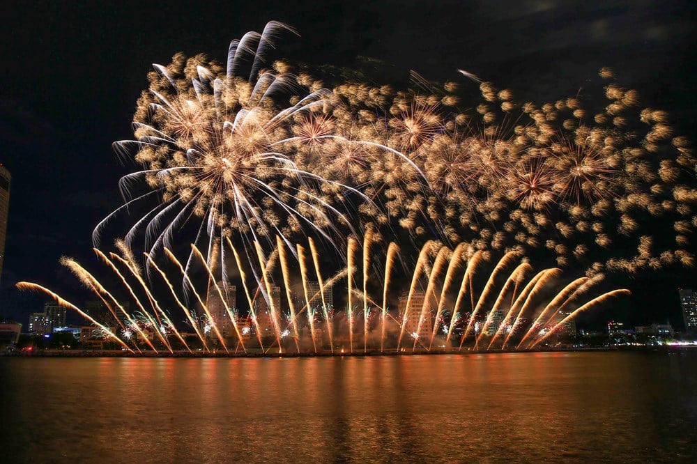 Der Han-Fluss leuchtet in der Nacht des Wettbewerbs zwischen Korea und Italien – Foto 4