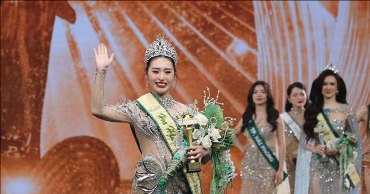 Người đẹp Ngô Thị Trâm Anh đăng quang Hoa hậu Trái đất Việt...
