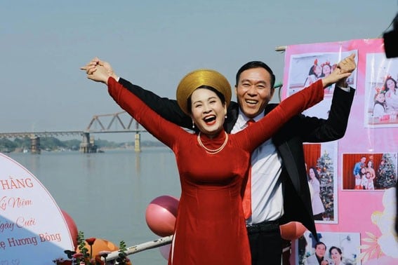 Hạnh phúc giản dị của NSND Lan Hương và NSƯT Đỗ Kỷ.
