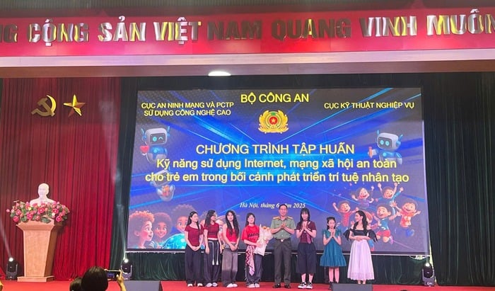 Phụ nữ Cục An ninh mạng: Tập huấn kỹ năng sử dụng Internet, mạng xã hội an toàn cho hơn 200 trẻ em - Ảnh 2.