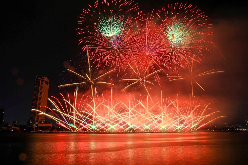 Der Han-Fluss leuchtet in der Nacht des Wettbewerbs zwischen Korea und Italien – Foto 1