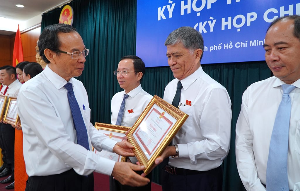 Kỳ họp lịch sử của HĐND TP.HCM - Ảnh 1.