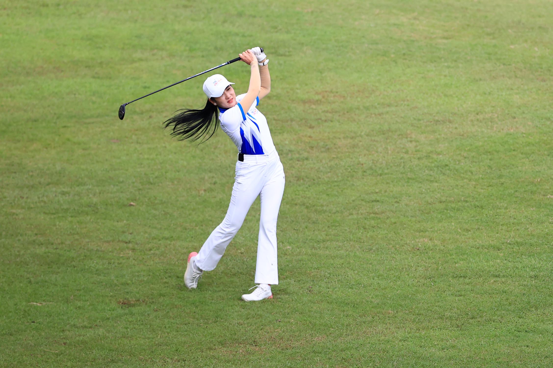 Những cú swing ấn tượng tại giải Golf 