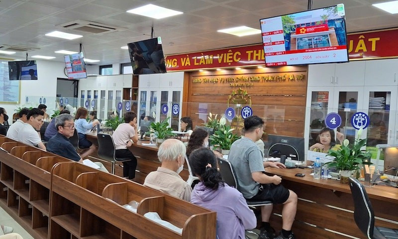 À partir du 20 juin 2025, les communes et les quartiers de Hanoi mèneront une opération d'essai pendant une semaine avant de passer officiellement à l'exploitation.