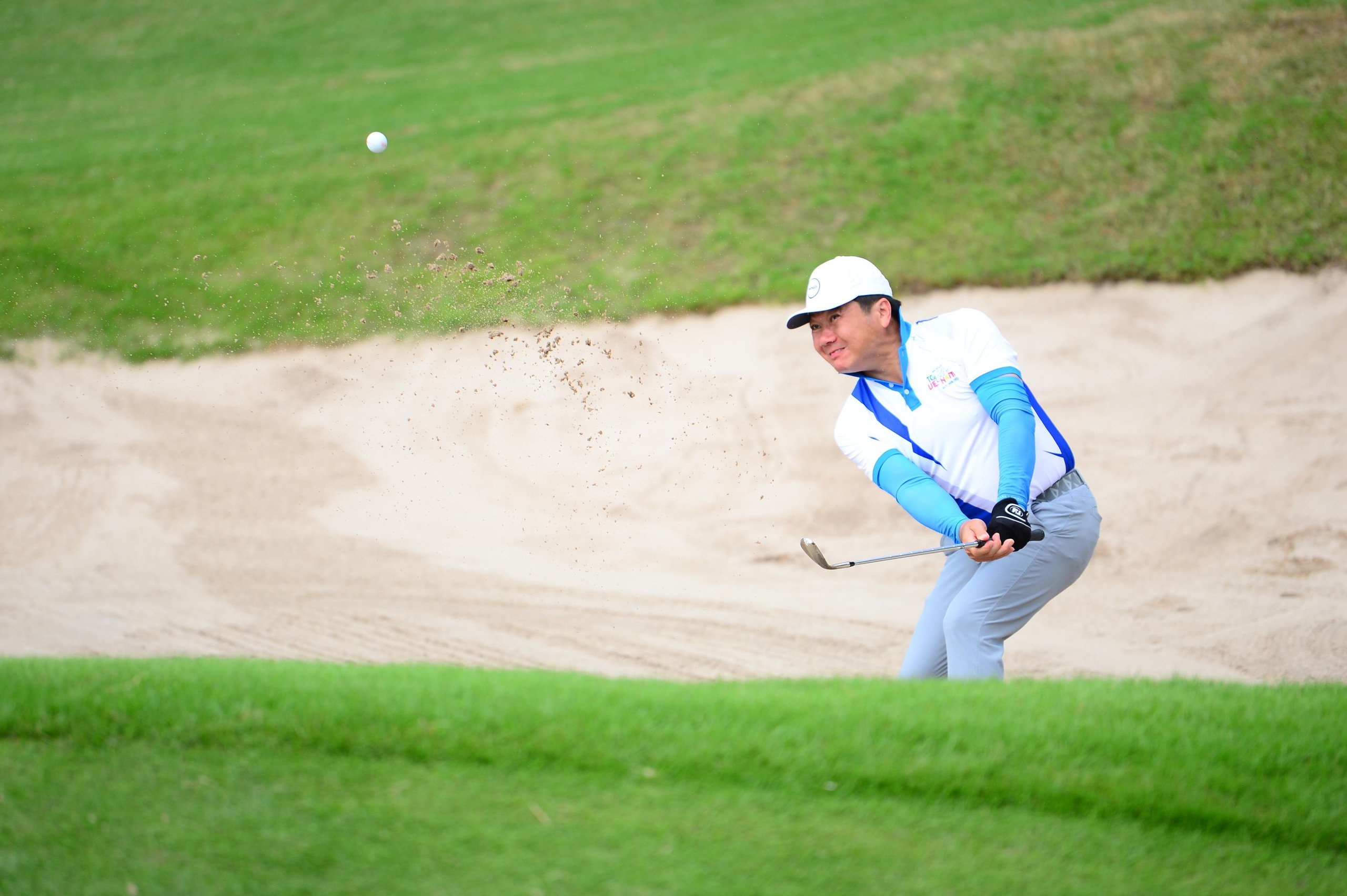 Những cú swing ấn tượng tại giải Golf 
