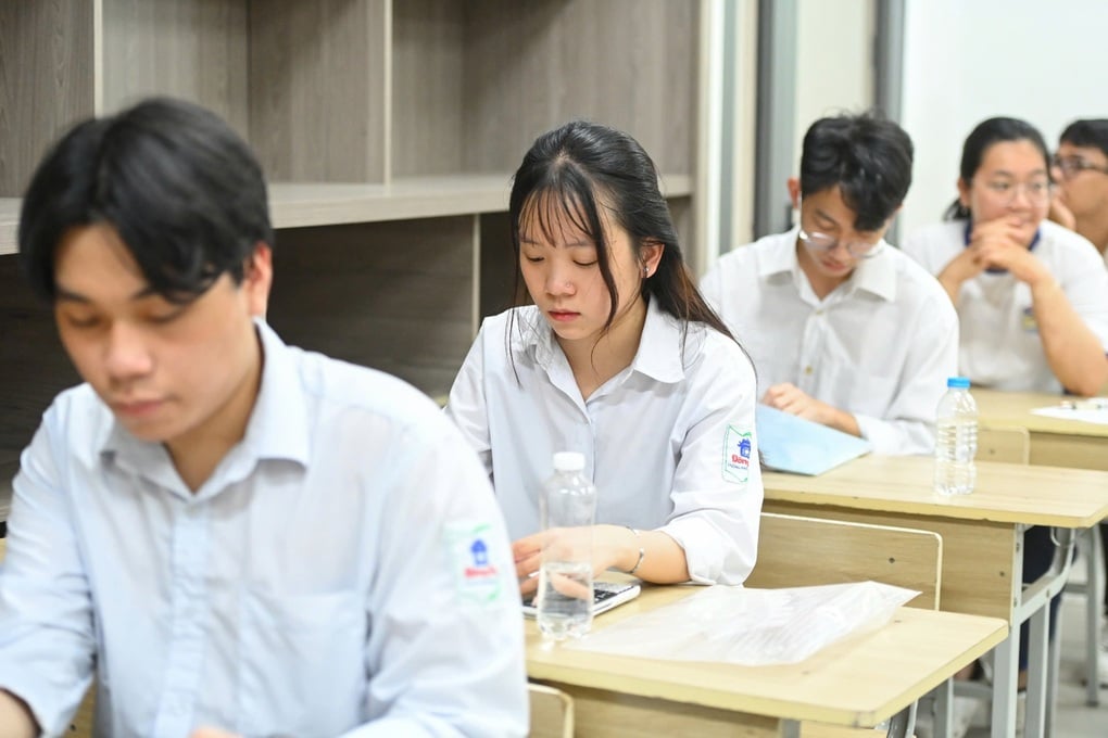 Đề thi tiếng Anh THPT 2025: Lệch chuẩn đầu ra, đánh đổi vì mục tiêu “kép”? - 3