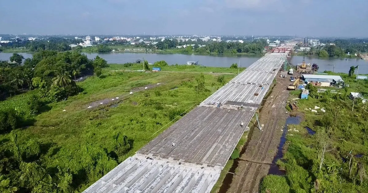 Bình Dương: Hợp long cầu Bình Gởi bắc qua sông Sài Gòn