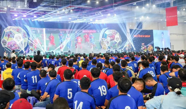 Binh Duong a organisé le tournoi final de football avec un record de près de 200 équipes participantes photo 2