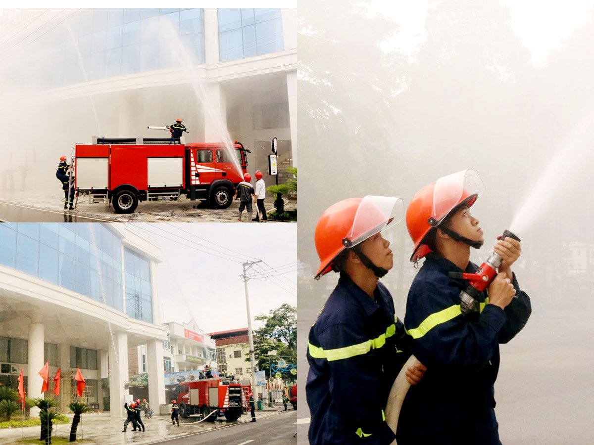 Lính cứu hỏa sử dụng vòi cao áp để chữa cháy, ngăn đám cháy tiếp tục lan rộng qua các công trình khác.