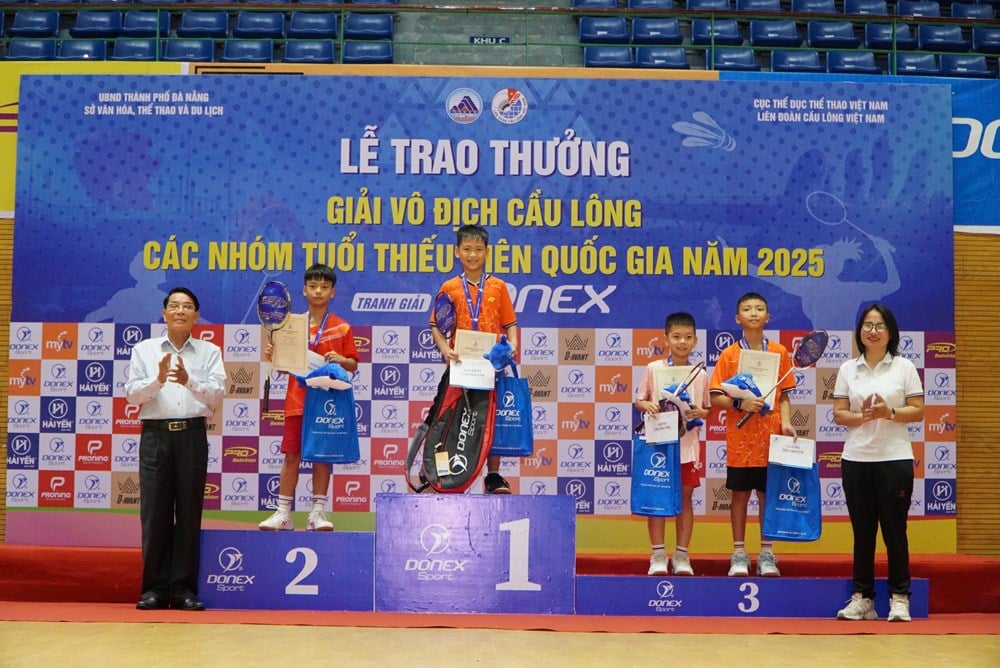 Bế mạc Giải vô địch cầu lông các nhóm tuổi thiếu niên quốc gia năm 2025 - ảnh 1