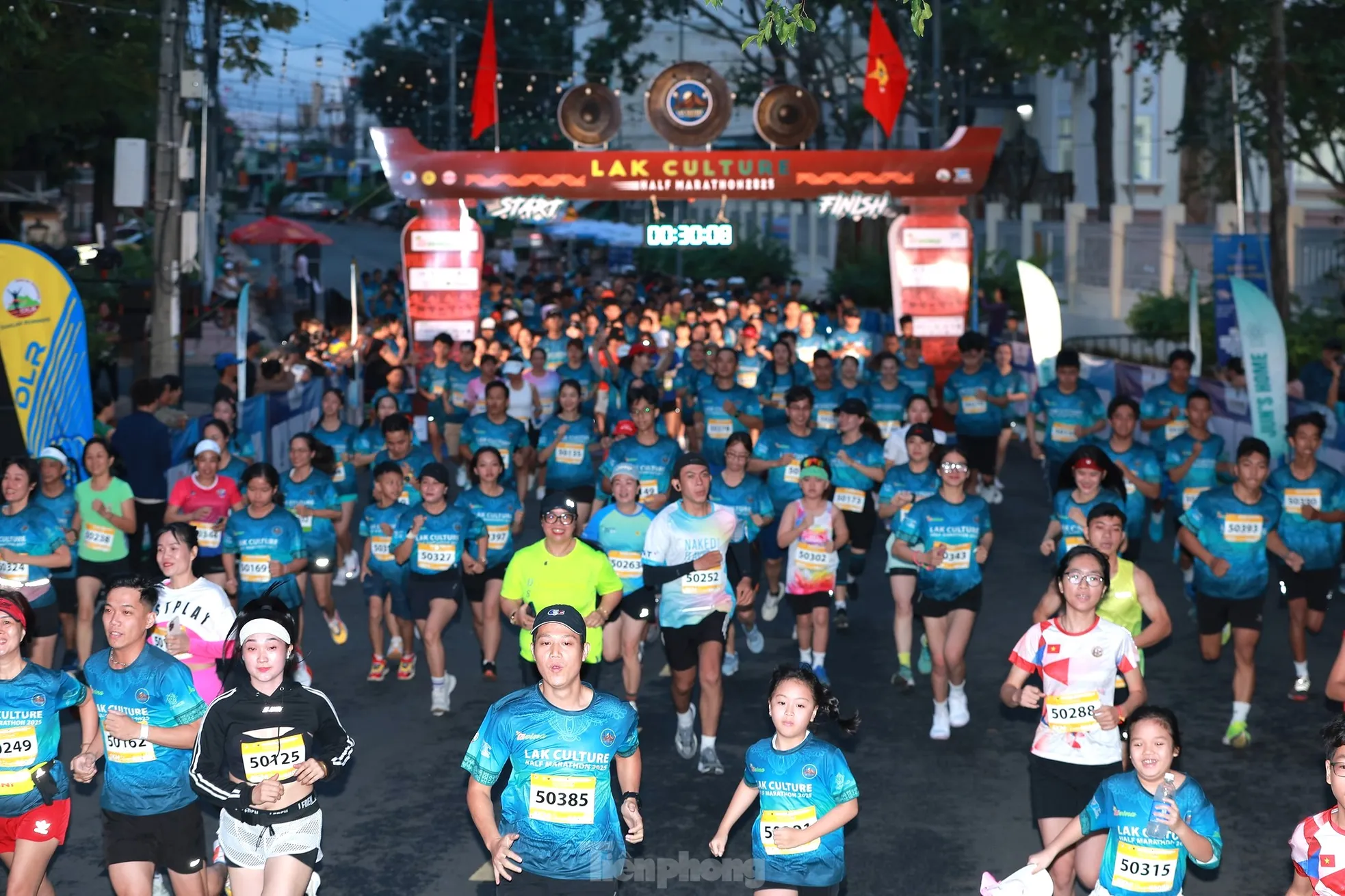 Hàng trăm runner đua tài, khám phá văn hóa M'nông, hướng về cộng đồng ảnh 2