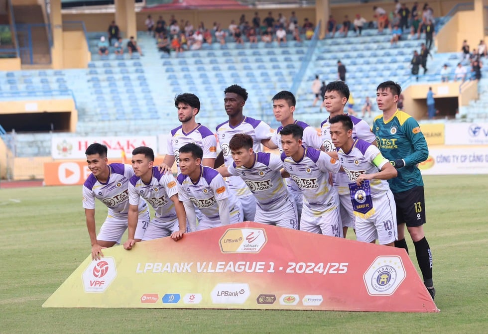 Độc lạ bóng đá Việt Nam: Hà Nội FC có thể dự giải châu Á nếu… SLNA thắng đội CAHN- Ảnh 2.