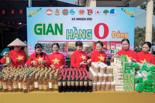 Trao ngàn sẻ chia, đong đầy hạnh phúc - Ảnh 1.
