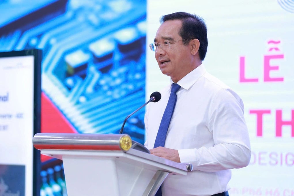 Chủ tịch TPHCM: Hoàn thiện thể chế để phát triển khoa học và công nghệ - 1
