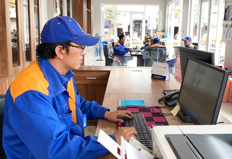 thong-qua-viec-xuat-hoa-don-dien-tu-theo-tung-lan-ban-gop-phan-bao-ve-quyen-loi-cua-nguoi-tieu-dung-doanh-nghiep-minh-bach-moi-truong-kinh-doanhjpg.jpg