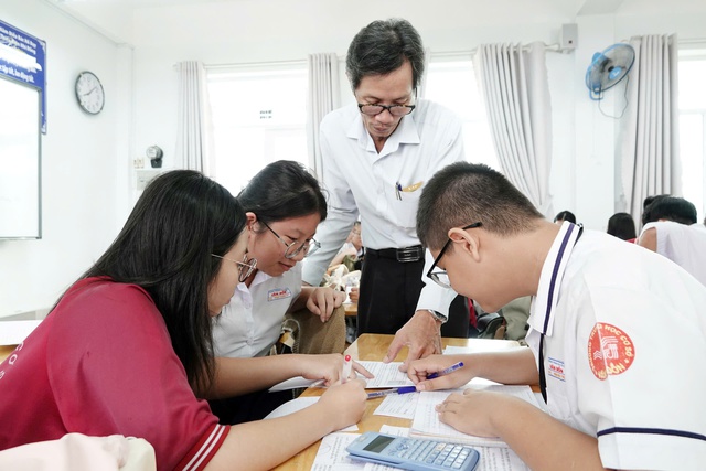 Để làm bài thi lớp 10 theo chương trình mới đạt kết quả cao - Ảnh 1.