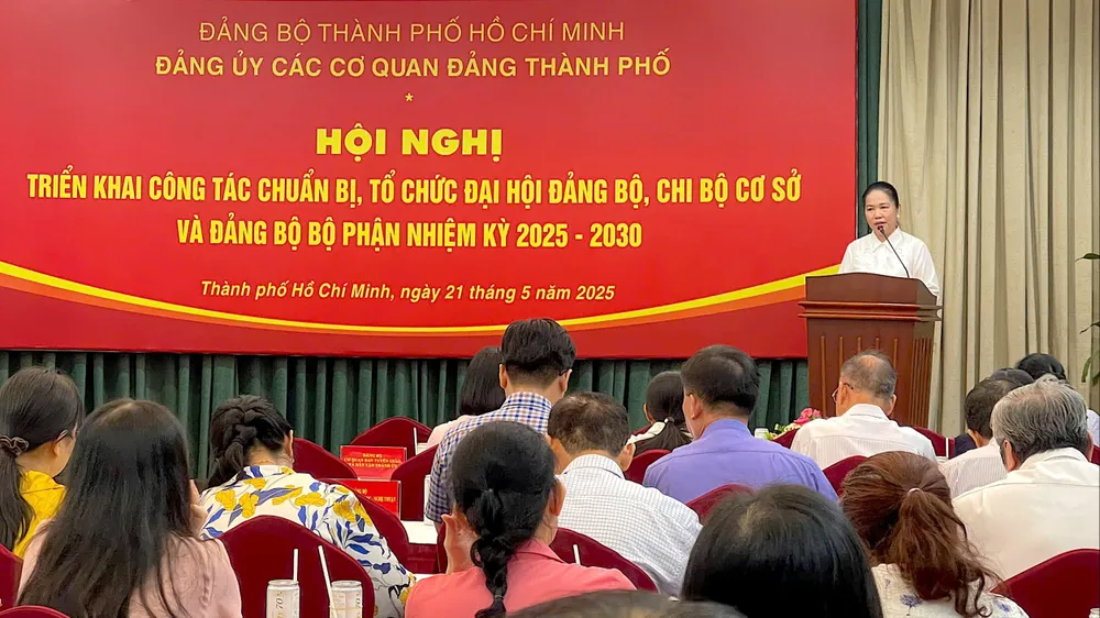 គណៈកម្មាធិការបក្សនៃស្ថាប័នបក្សទីក្រុងហូជីមិញ ទើបតែរៀបចំយ៉ាងហ្មត់ចត់នូវការរៀបចំ និងរៀបចំមហាសន្និបាតបក្ស កោសិកាបក្សមូលដ្ឋាន និងអង្គភាពបក្សសម្រាប់អាណត្តិ ២០២៥-២០៣០។