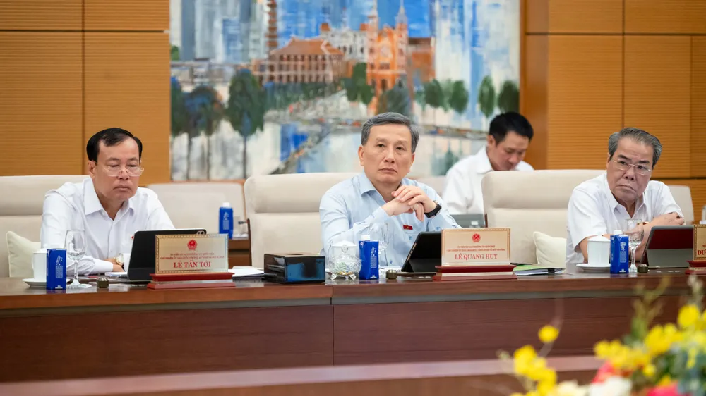 UBTVQH DỰ HỌP 3.jpg