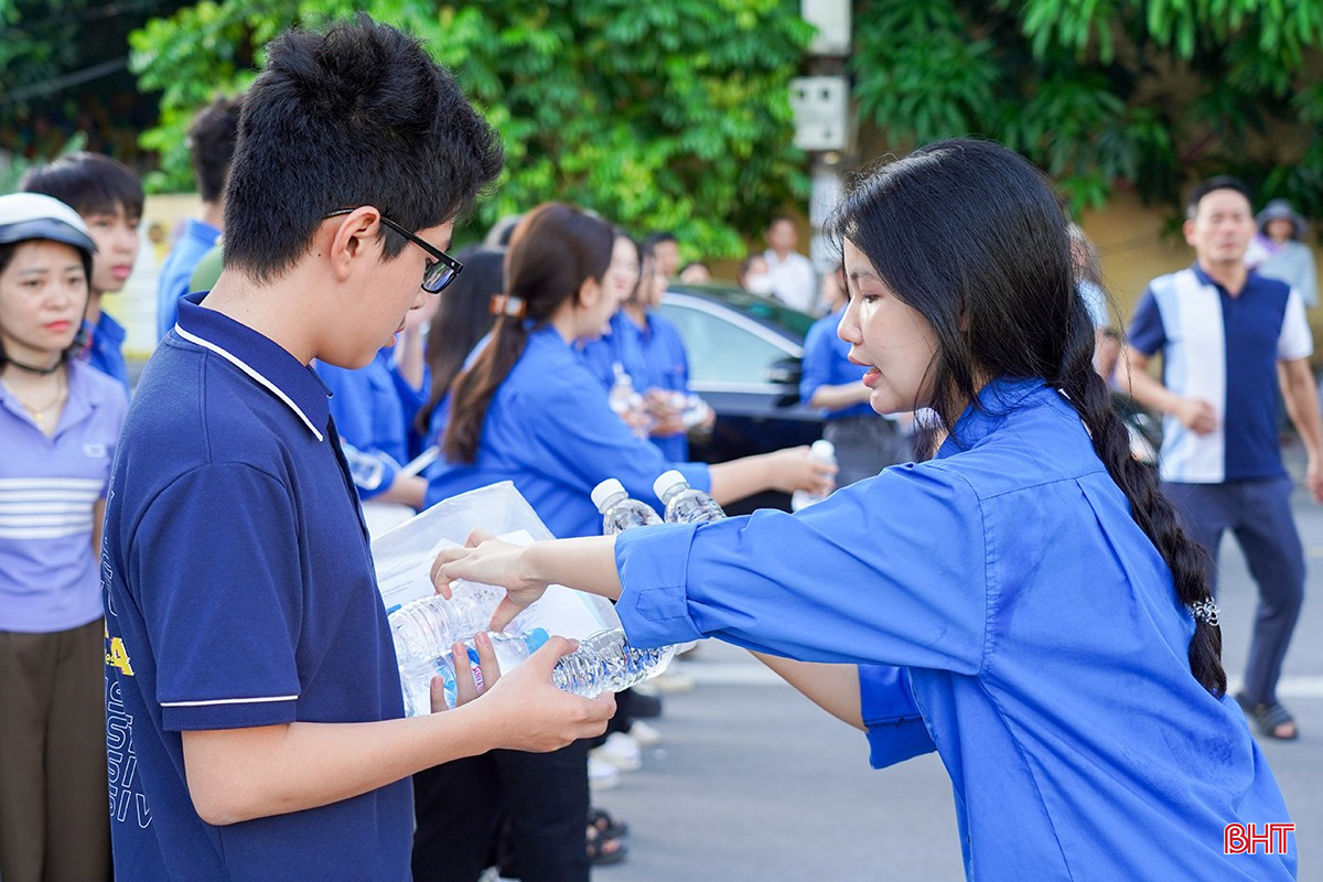 ... những tình nguyện viên tin cậy...