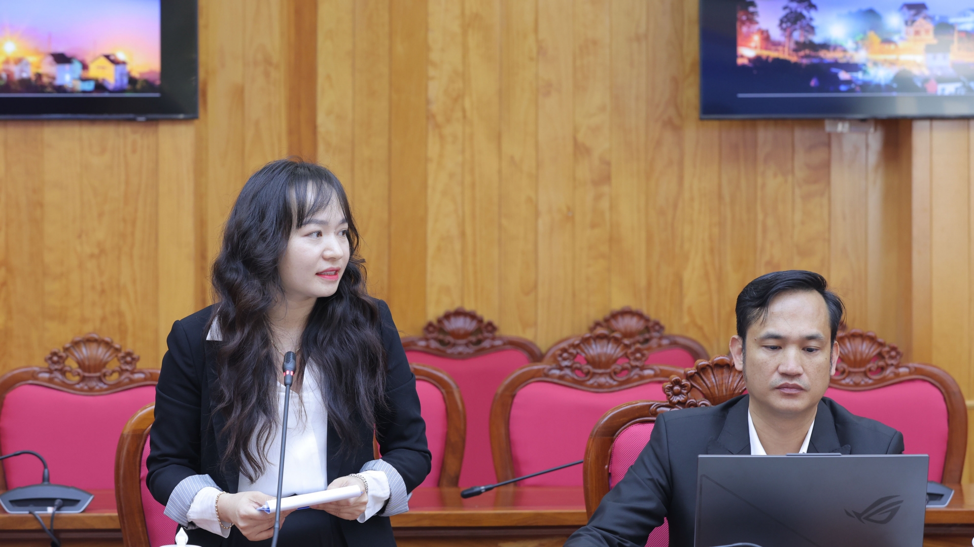 Đại diện Tập đoàn Tân Hoàng Minh trình bày ý tưởng quy hoạch Dự án