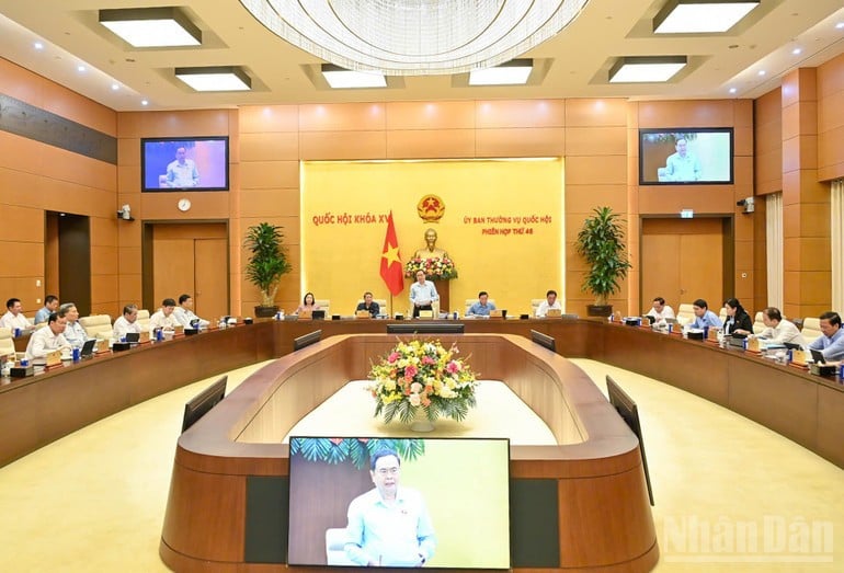 Quang cảnh phiên họp. (Ảnh: DUY LINH)