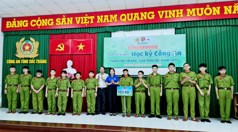 81 young soldiers experience the Police semester -1