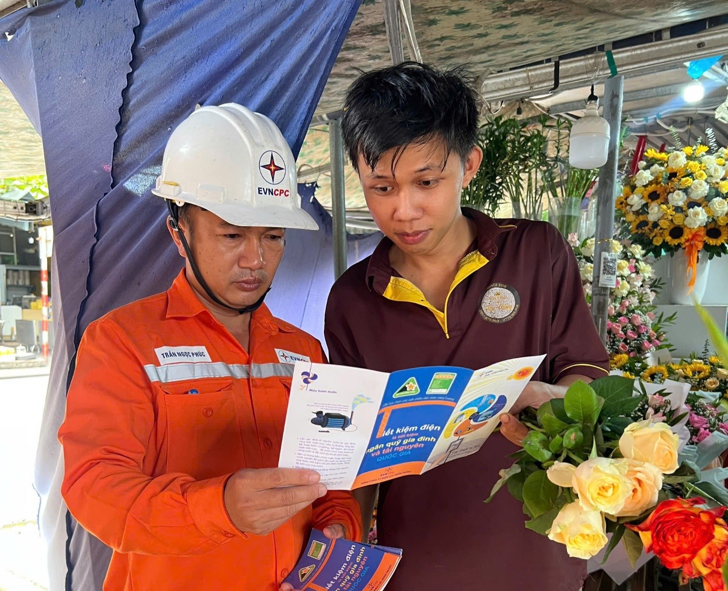 ផ្សព្វផ្សាយ​ពី​ការ​សន្សំ​សំចៃ​អគ្គិសនី។