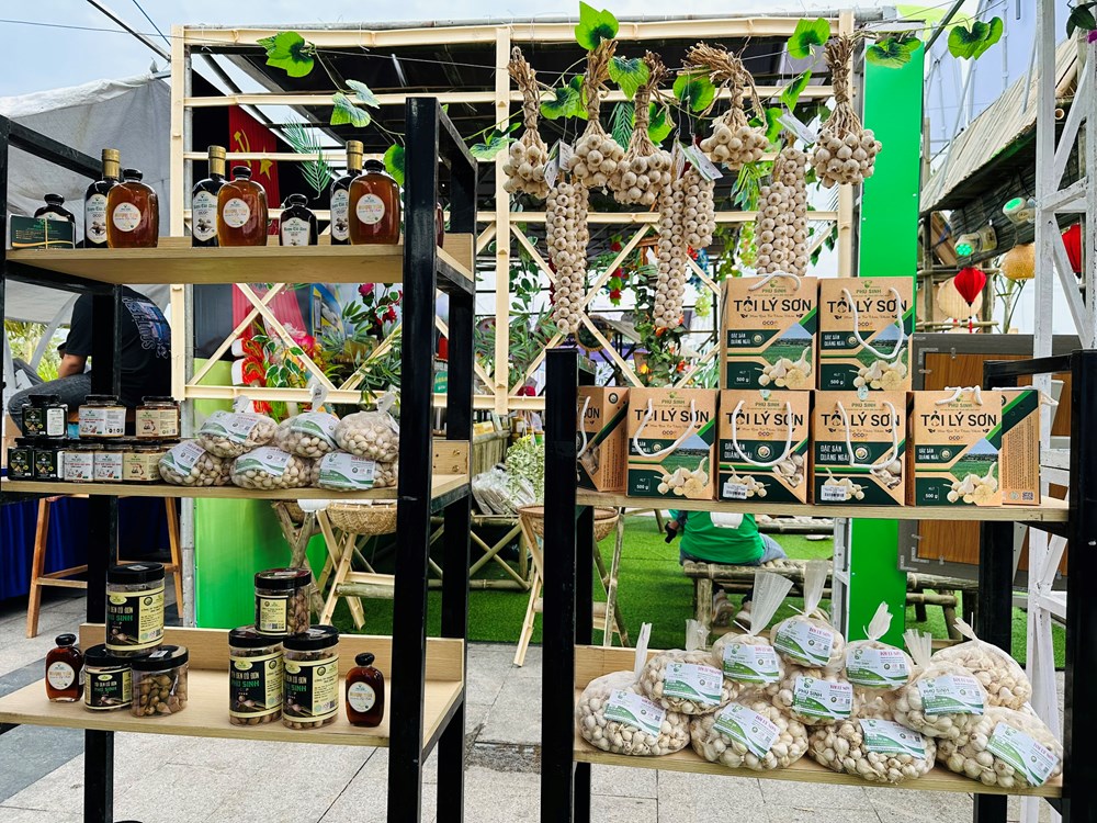 Quảng Ngãi gắn kết sản phẩm OCOP với dịch vụ du lịch nông thôn - Ảnh 1.