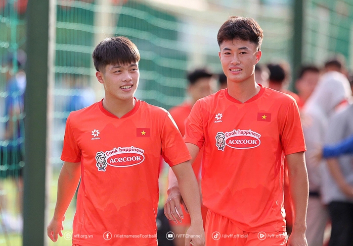 Nguyễn Công Phượng bất ngờ rời tuyển Việt Nam - Ảnh 4.