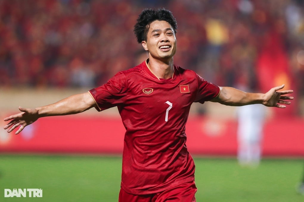 Coach Kim Sang Sik's big worry before the decisive match of the Vietnam team - 2