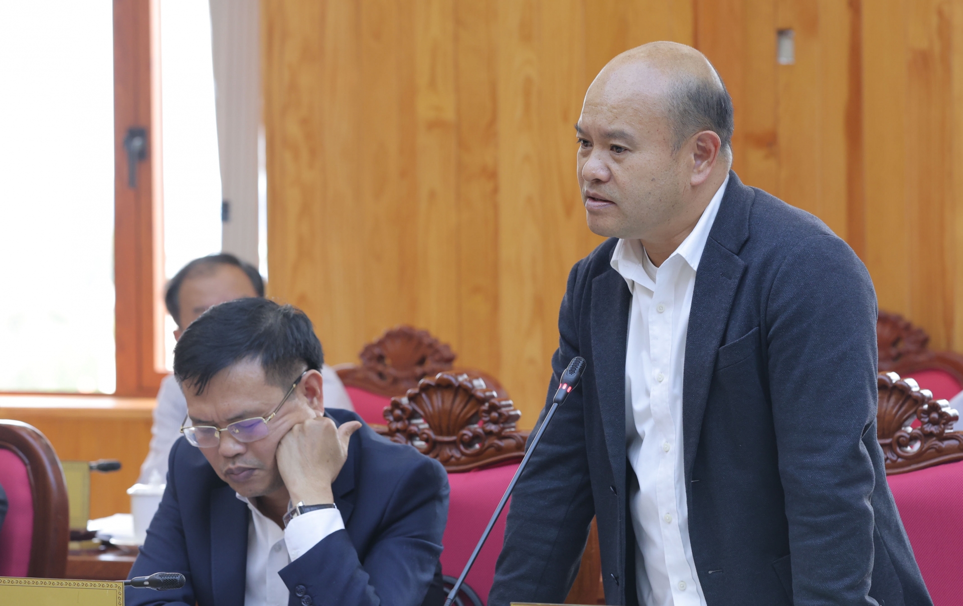 Ông Bùi Quang Sơn - Phó Giám đốc Sở Xây dựng phát biểu tại buổi làm việc