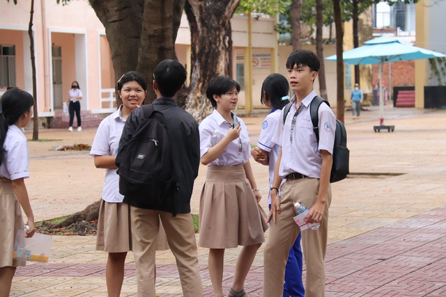 Bình Thuận: Hơn 14 nghìn thí sinh lớp 10 thi môn Văn đầu vào Năm 2023 - Ảnh 1.