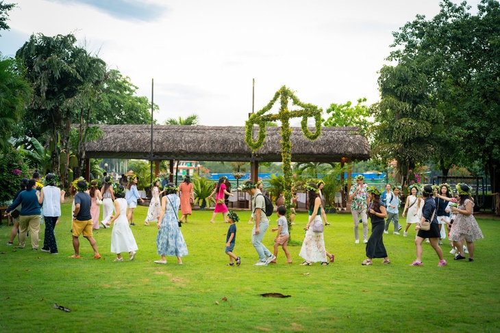 Midsummer - Ảnh 3.