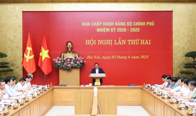 Thủ tướng: Xác định mục tiêu tăng trưởng 2 con số, phát triển nhanh, xanh, bền vững- Ảnh 1.