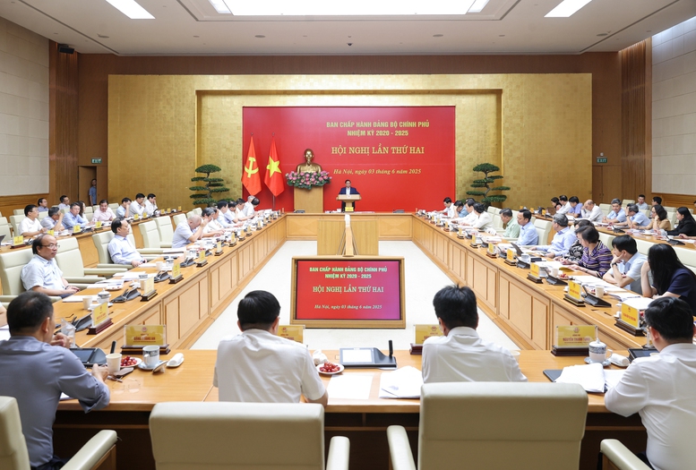 Thủ tướng: Xác định mục tiêu tăng trưởng 2 con số, phát triển nhanh, xanh, bền vững- Ảnh 4.