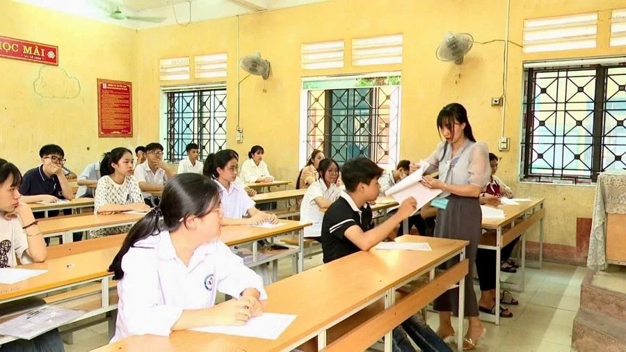 ការ​ចុះ​ឈ្មោះ​សិស្ស​បន្ថែម​ចំនួន 1,093 នាក់​ចូល​រៀន​ថ្នាក់​ទី 10 នៃ​វិទ្យាល័យ​ឯកជន​ក្នុង​ខេត្ត Phu Tho