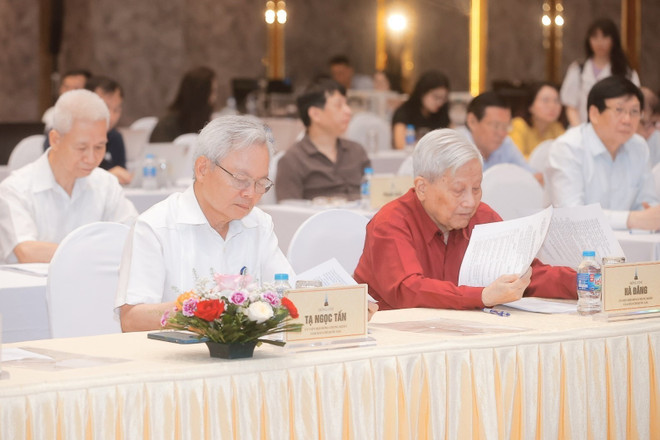 vna-potal-khai-mac-vong-cham-chung-khao-giai-bao-chi-quoc-gia-lan-thu-xix-nam-2024-8069953.jpg