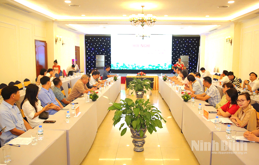 ผู้แทนเข้าร่วมประชุม