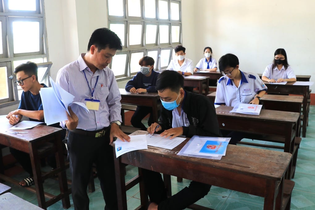 Điểm thi thử THPT 2025 thấp, cảnh báo một số em nguy cơ rớt tốt nghiệp - 1