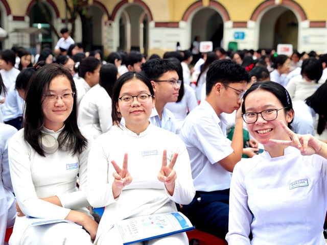 Bí quyết ôn thi tốt nghiệp THPT đạt điểm cao: Dòng điện xoay chiều - Ảnh 1.