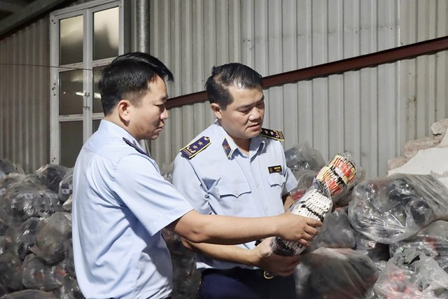 Mạnh tay chống hàng giả, lành mạnh hóa thị trường tiêu dùng- Ảnh 1.