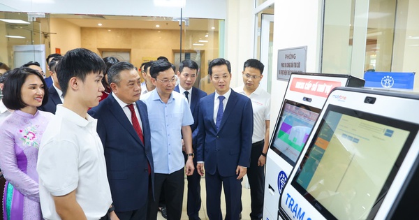 MobiFone cùng đoàn công tác UBND TP. Hà Nội kiểm tra công tác vận hành Hệ thống thông tin giải quyết TTHC theo mô hình mới