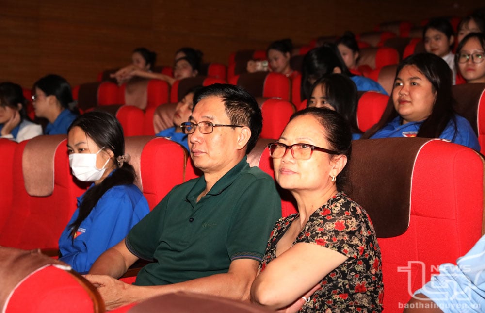 Chương trình thu hút đông đảo khán giả.