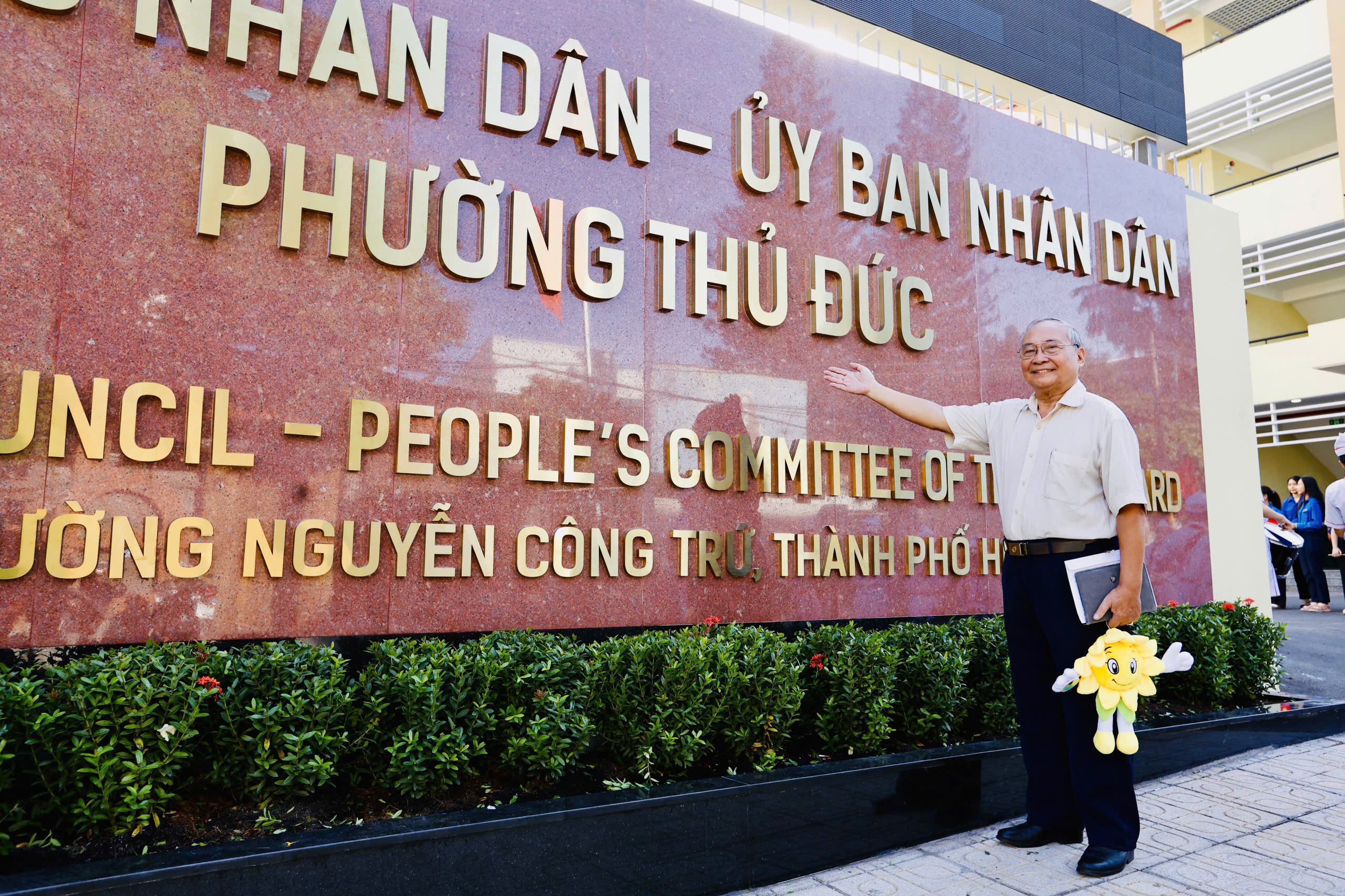 Cảm xúc đặc biệt của người dân TP HCM trong ngày trọng đại - Ảnh 9.