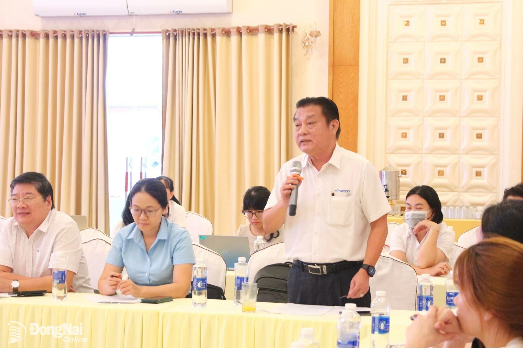 Đại diện các doanh nghiệp chia sẻ việc thiếu nguồn lực cao tại hội thảo. Ảnh: Thảo My