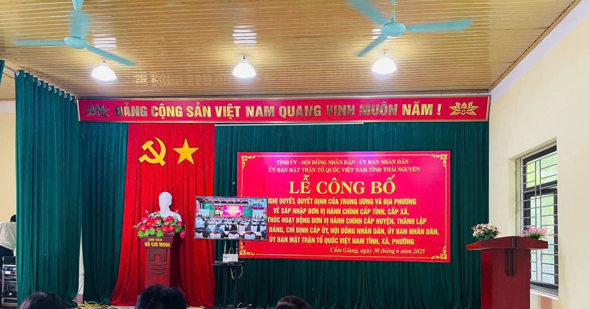 [Updated news] Ceremony to announce the merger of provincial and communal administrative units in Thai Nguyen - Bac Kan