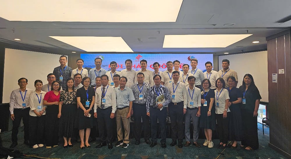 Các đại biểu tham dự hội thảo.