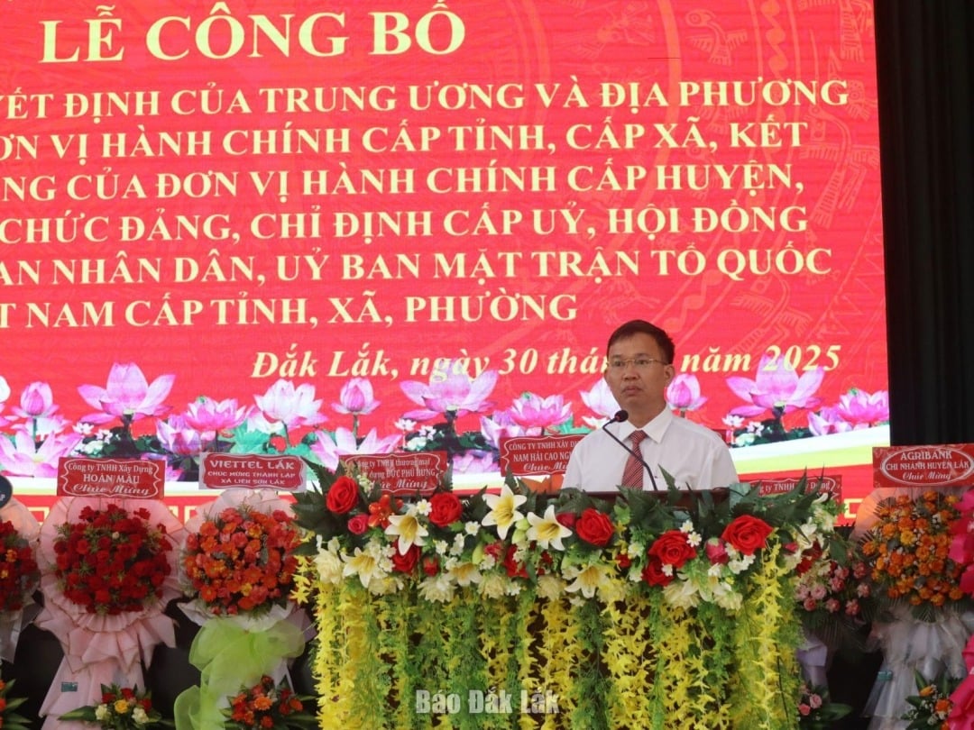 អនុលេខាអចិន្ត្រៃយ៍ឃុំ Lien Son Lak លោក Nguyen Trong Trung អញ្ជើញទទួលភារកិច្ចថ្មី។