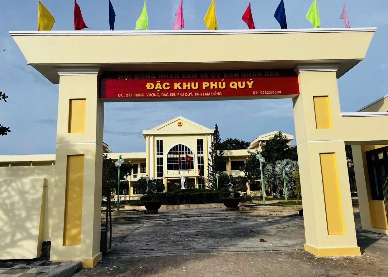 dac-khu-phu-quy-2.jpg