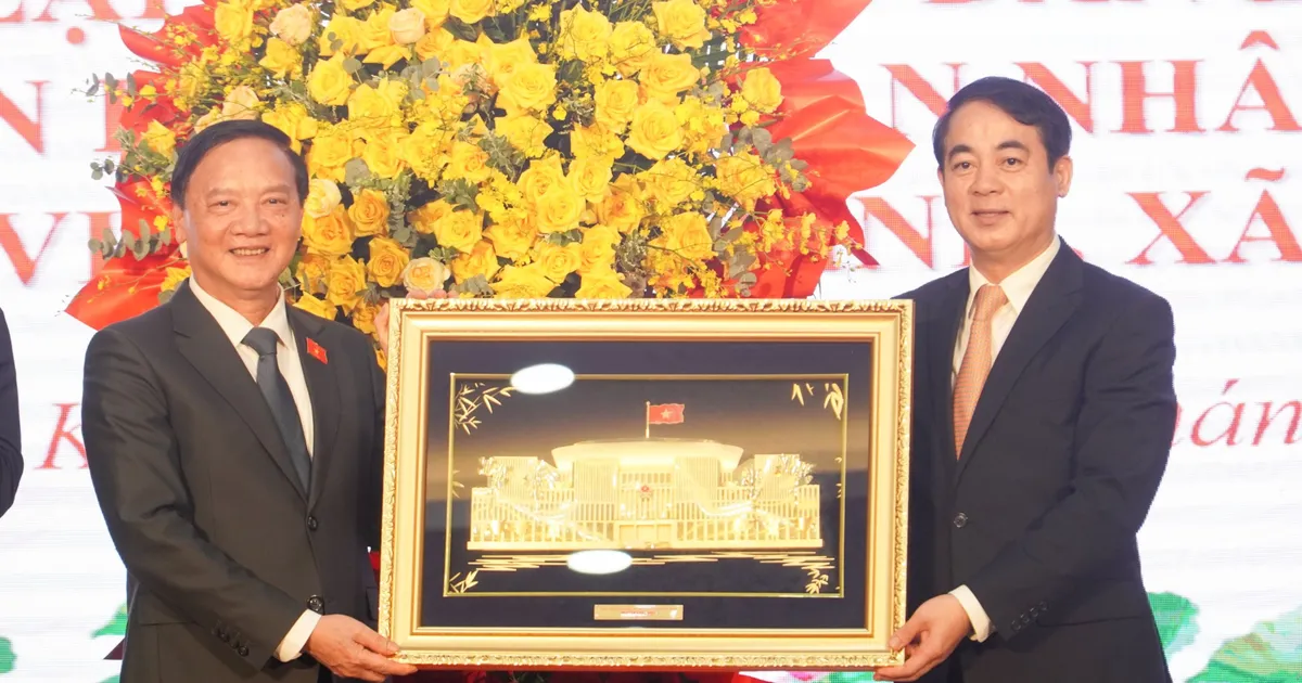 Công bố các lãnh đạo, nhân sự chủ chốt của tỉnh Khánh Hòa mới
